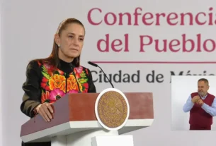 La Presidenta Claudia Sheinbaum durante su conferencia matutina desde Salón Guillermo Prieto en Palacio Nacional.