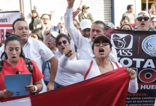 Trabajadores del IMSS protestan en CDMX