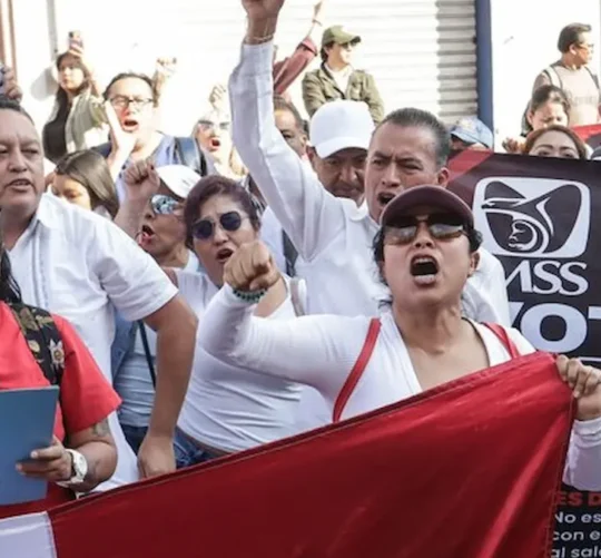 Trabajadores del IMSS protestan en CDMX