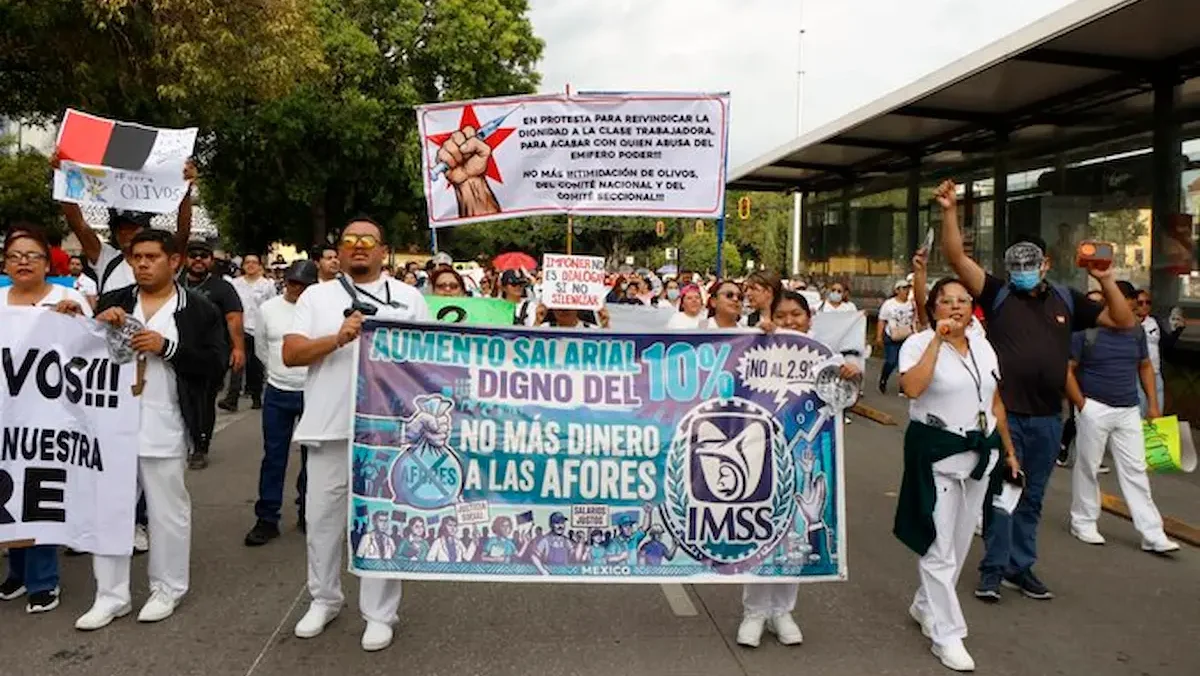 Atravesaron el Centro Histórico y se quedarán en las instalaciones del IMSS-Bienestar