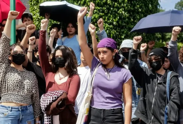 Estudiantes de la Universidad de las Américas Puebla (UDLAP) durante una manifestación relacionada con el caso de María Fernanda Orozco Suárez