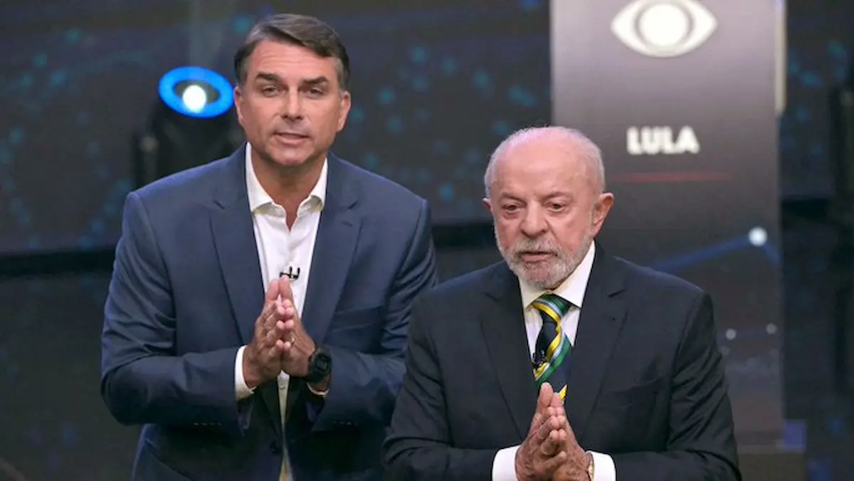 Flávio Bolsonaro y el presidente de Brasil, Luiz Inácio Lula da Silva