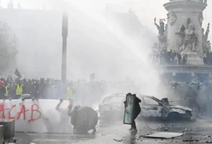 Enfrentamientos entre manifestantes y policías en París